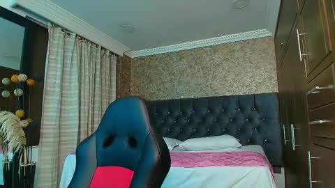 Snapshot of stella_xue chatting on September 16, 2025, 10:11 pm Estella online show from September 16, 2025, 10:11 pm