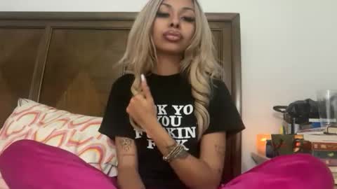 stellaangel online show from December 1, 2025, 5:01 am