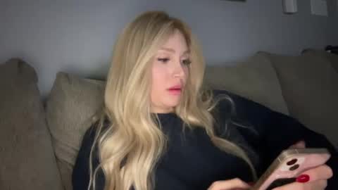 Snapshot of stellacummings chatting on February 9, 2025, 10:53 am Stella Bella online show from February 9, 2025, 10:53 am