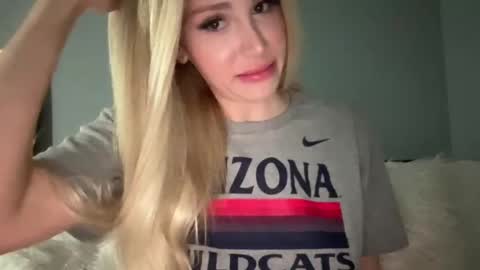 Snapshot of stellacummings chatting on March 4, 2025, 6:04 am Stella Bella online show from March 4, 2025, 6:04 am