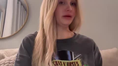 Stella Bella online show from February 18, 2026, 6:42 am