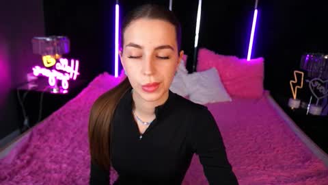 Snapshot of stellahoneywell chatting on October 16, 2025, 6:58 am stellahoneywell online show from October 16, 2025, 6:58 am