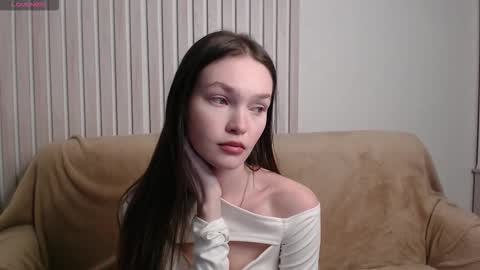 stellapayne online show from September 25, 2025, 11:03 am