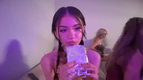 Snapshot of stellapearl chatting on September 20, 2025, 5:41 am stellapearl online show from September 20, 2025, 5:41 am