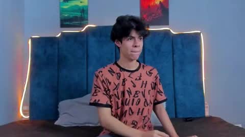 Snapshot of stellar_fox chatting on December 17, 2025, 1:17 pm Ethan online show from December 17, 2025, 1:17 pm