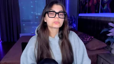 StellaRainbow online show from April 14, 2026, 4:40 am