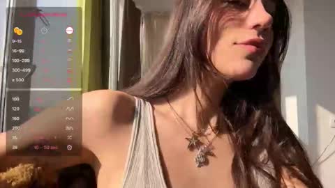 michelle and max  online show from November 7, 2025, 10:04 am