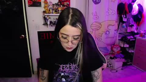 Snapshot of stephani_rousso chatting on June 23, 2026, 11:25 pm joha cosmo online show from June 23, 2026, 11:25 pm