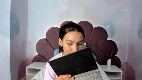 Stefff  online show from March 18, 2026, 12:08 pm