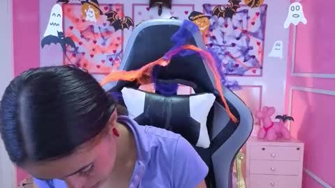 Stephania online show from October 27, 2025, 11:47 am