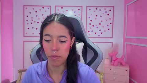 Stephania online show from February 11, 2026, 12:21 pm