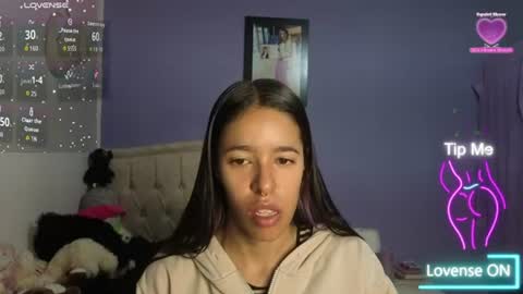 Snapshot of stephania_t chatting on July 16, 2026, 2:01 pm Stephania online show from July 16, 2026, 2:01 pm