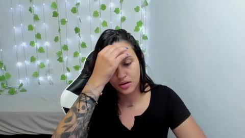 Snapshot of stephanie_ross_ chatting on December 19, 2024, 12:34 am Stephanie online show from December 19, 2024, 12:34 am