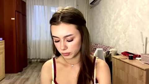 Snapshot of stephaniflicek chatting on June 17, 2026, 4:19 pm Stephani online show from June 17, 2026, 4:19 pm