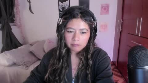 Stephanie  online show from December 18, 2025, 1:55 am