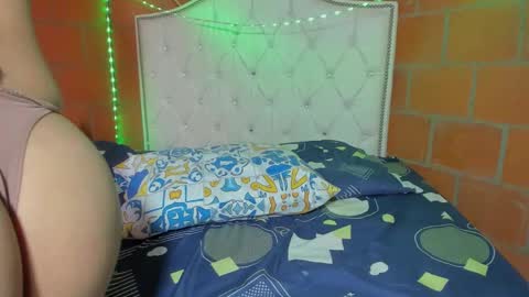 Anny online show from November 12, 2025, 3:12 pm