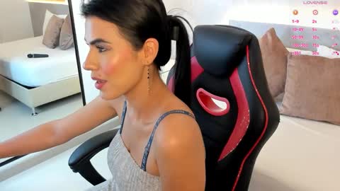 Snapshot of stephanya_ chatting on October 23, 2025, 7:34 pm S T E P H A N Y A online show from October 23, 2025, 7:34 pm