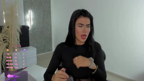 Snapshot of stephanya_ chatting on October 28, 2025, 7:49 pm S T E P H A N Y A online show from October 28, 2025, 7:49 pm