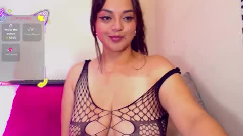 stephanyyx1 online show from January 7, 2026, 9:50 pm