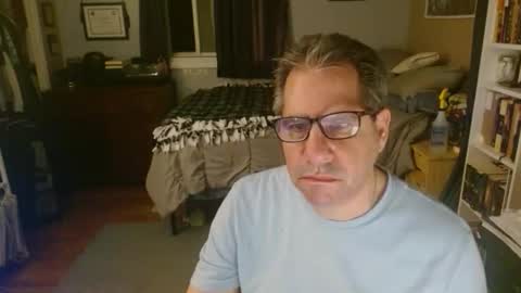 stephenhal9 online show from April 4, 2026, 2:43 am