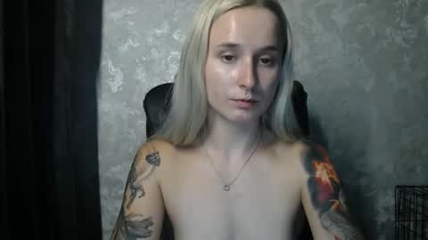 Snapshot of stephiepink chatting on October 15, 2025, 10:04 am Grace online show from October 15, 2025, 10:04 am