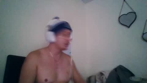 NineTwoFIve...... online show from December 22, 2025, 5:10 pm