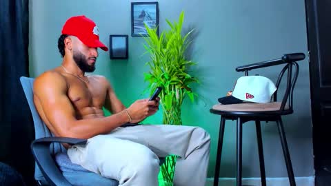 Steve  online show from November 25, 2025, 1:44 pm