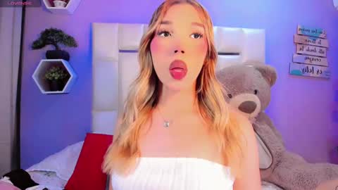 Steisee Reyes online show from September 13, 2025, 7:41 am