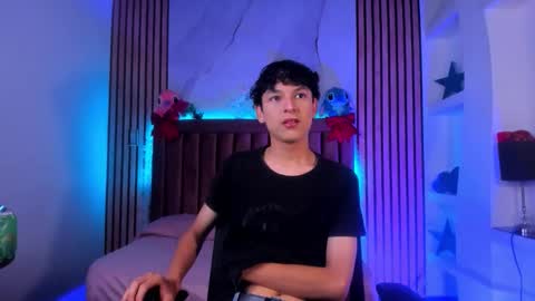 Snapshot of sthepanodimonaco chatting on December 17, 2025, 8:15 pm Sthepano online show from December 17, 2025, 8:15 pm