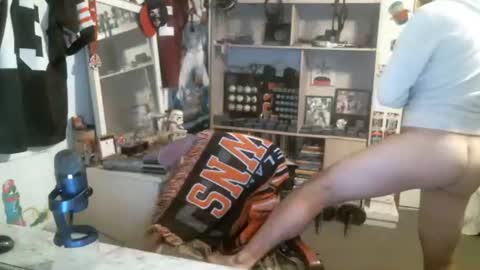 stickey online show from November 2, 2025, 12:57 am