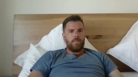 Snapshot of sticky_keyboard1234 chatting on October 20, 2025, 4:02 am Josh online show from October 20, 2025, 4:02 am