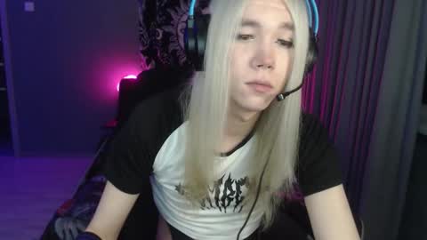 Steve online show from December 5, 2025, 5:42 pm