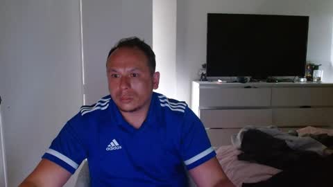 Axel online show from May 31, 2026, 11:28 am