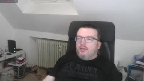 Snapshot of still_alive1985 chatting on November 22, 2025, 7:24 pm Oliver online show from November 22, 2025, 7:24 pm