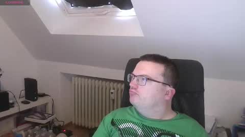 Snapshot of still_alive1985 chatting on November 28, 2025, 8:28 am Oliver online show from November 28, 2025, 8:28 am