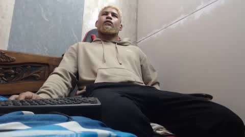 stitch love233 online show from January 13, 2026, 6:51 am