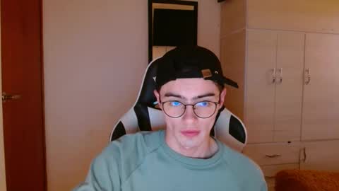 Snapshot of stiv_grant chatting on January 18, 2025, 12:04 pm stiv_grant online show from January 18, 2025, 12:04 pm