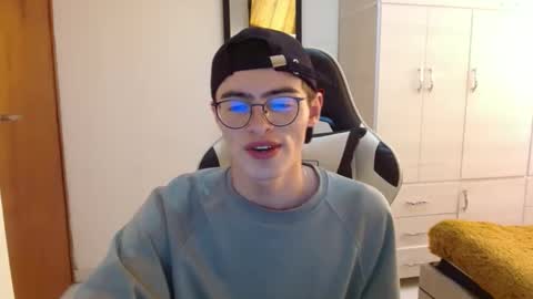 Snapshot of stiv_grant chatting on January 18, 2025, 6:43 pm stiv_grant online show from January 18, 2025, 6:43 pm