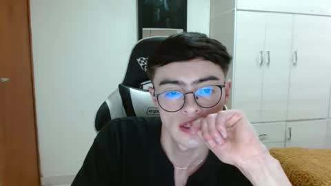 Snapshot of stiv_grant chatting on January 25, 2025, 9:25 pm stiv_grant online show from January 25, 2025, 9:25 pm