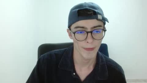 stiv_grant online show from April 21, 2026, 12:01 am