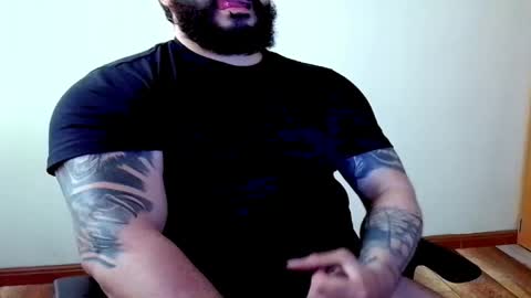 stiven253958 online show from April 16, 2026, 6:52 pm