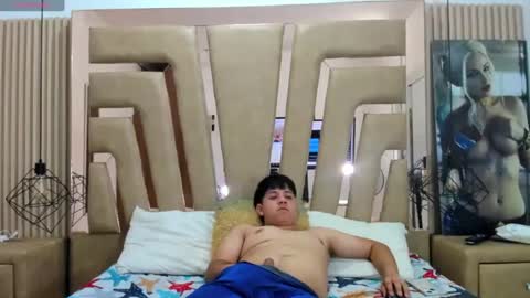 Snapshot of stiven_pooh chatting on December 21, 2024, 10:40 pm Steven Pooh online show from December 21, 2024, 10:40 pm