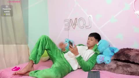 Bryan  Stiven online show from February 13, 2025, 12:57 am