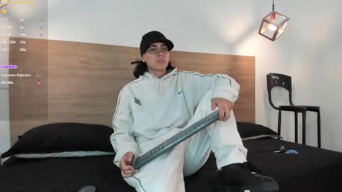 stivenbenet1 online show from December 3, 2024, 12:38 pm