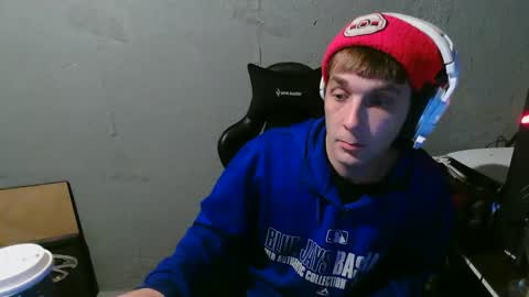 stonedpanda77 online show from December 7, 2024, 2:09 am