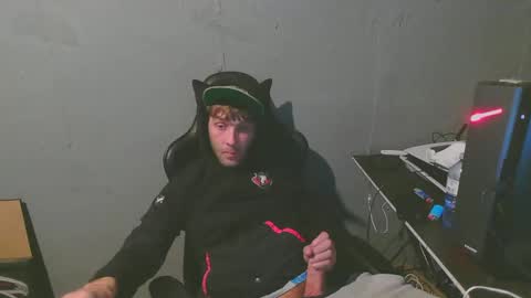 stonedpanda77 online show from December 17, 2024, 5:40 am