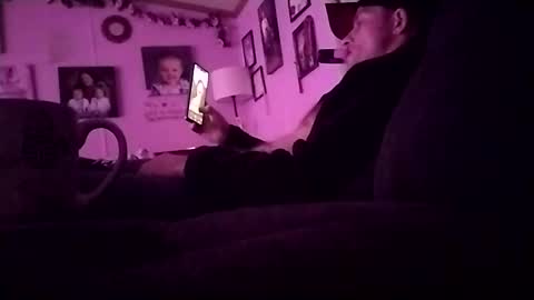 Snapshot of str33twyz3 chatting on December 5, 2024, 7:49 am Streetwyze online show from December 5, 2024, 7:49 am