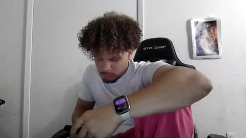 Snapshot of str8dj chatting on October 30, 2025, 4:36 am Dj online show from October 30, 2025, 4:36 am