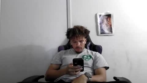 Snapshot of str8dj chatting on October 31, 2025, 2:01 am Dj online show from October 31, 2025, 2:01 am