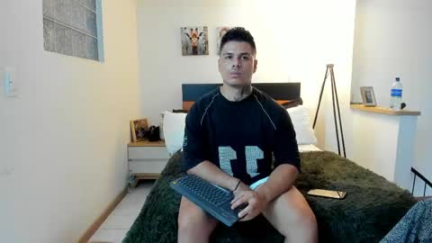 straight__friends online show from April 17, 2026, 1:47 pm